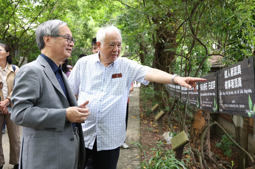 感受台語之美 「台語詩情畫意生活情 李勤岸、顏聖哲詩畫特展」 台語文創意園區開展