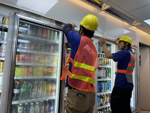 迎跨年倒數商機 萊爾富跨年拆門活動