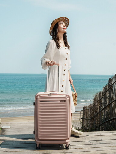 American Tourister 熱銷行李箱再推新色! FRONTEC「草莓粉」甜美上市