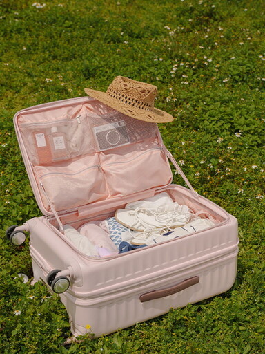 American Tourister 熱銷行李箱再推新色! FRONTEC「草莓粉」甜美上市