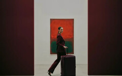 今夏質感出遊優雅提案！LOJEL CUBO儀式感滿分限定新色「葡萄紫紅」亮相