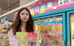 喝果昔也能玩諧音梗! 萊爾富「傷心難免的」、「奇怪ㄟ檸」趣味登場