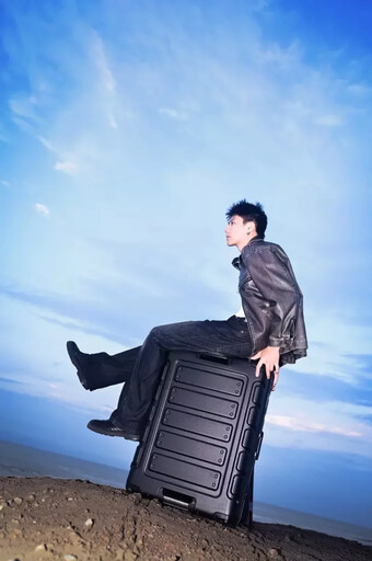 行走城市的潮旅穿搭指南!CROWN BOXY × 悍馬箱 解鎖 2025 夏季OOTD 新公式