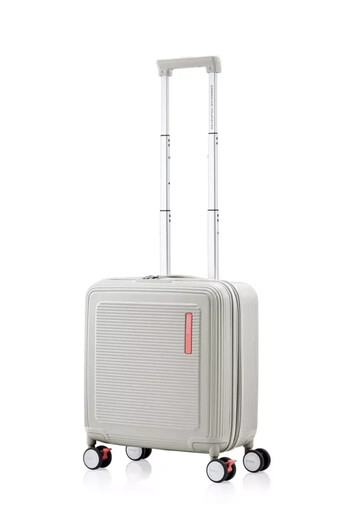 旅行如走伸展台！American Tourister秋冬流行時尚搭配指南 MAXIVO 全新尺寸登場