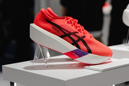 品牌史上最輕量速度跑鞋!ASICS 全新 METASPEED 系列登場