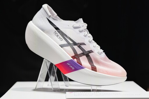 品牌史上最輕量速度跑鞋!ASICS 全新 METASPEED 系列登場