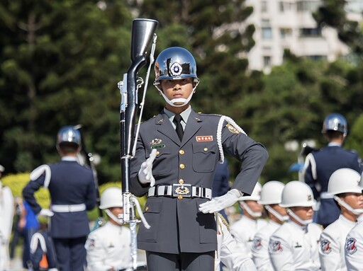 前陸軍儀隊中士轉職永慶房屋 陳昆翰拼年收200萬