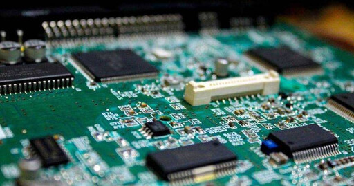PCB族群開門紅!「這檔」報喜首季賺逾1股本 2日爆量漲停鎖死