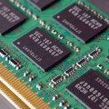 美光財測大上修+DDR4價飆！台記憶體族群全線紅 南亞科逼近漲停