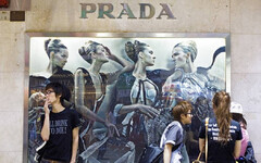 中國奢侈品市場回穩！Prada、Coach等品牌釋出樂觀訊號