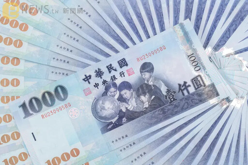 台幣狂飆驚動央行！網銀塞到癱瘓 楊金龍強調：央行不會操縱匯率