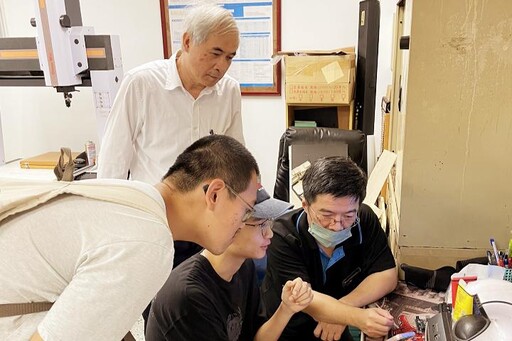 中華大學連4年獲科管局人培計畫補助 培育光電系學子接軌竹科職場就業