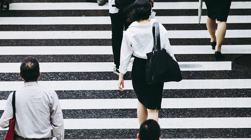 東京政府給員工周休三日