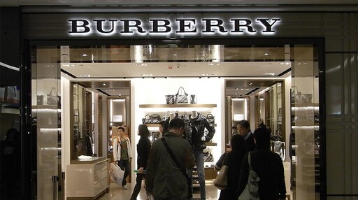 奢侈品Burberry全球大裁員