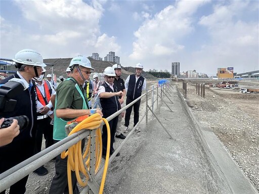 建設局長陳大田視察 世界級建築「台中巨蛋」