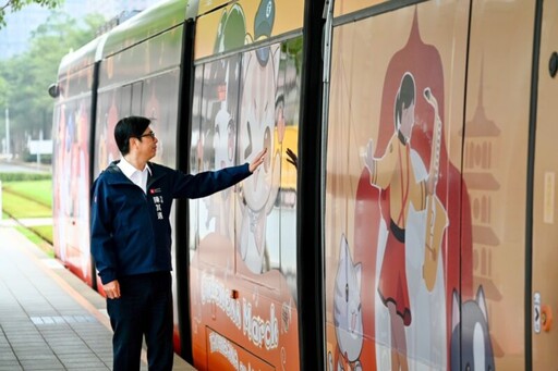 高雄輕軌歡迎京都橘高校，「柑橘號」限定版列車繽紛上路！