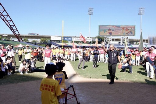 中市運動局挺棒球做公益「LLB挑戰者盃」首度登場