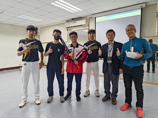 清華高中參訪明新科大 與棒球隊一起開箱頂級VR訓練工具