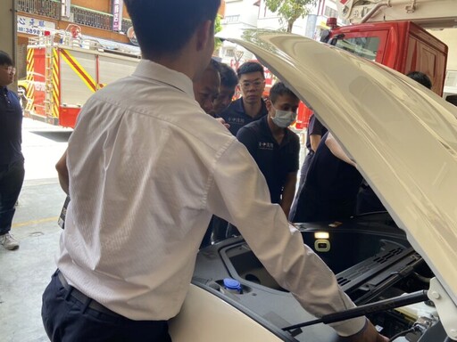 台中市消防局精進電動車搶救能力 提升消防員搶救過程安全