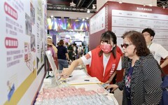首屆高齡健康產業博覽會台北世貿登場 黃偉哲邀民眾來台南館免費做健康測試