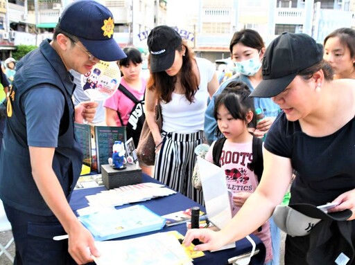 雲門波動湧人潮現 警識詐宣導還送貼心小物反應熱