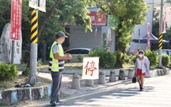 開學首日 市長黃偉哲提醒學童落實防疫注意交通安全