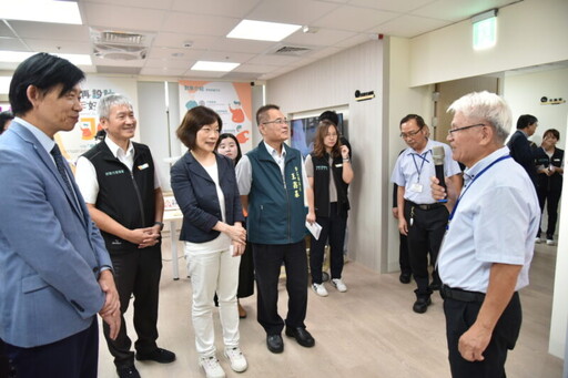 勞動部雲嘉南區銀髮中心開幕啟用 協助壯世代就業再創職場新價值