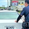 車輛熄火停路中 後湖警即刻救援