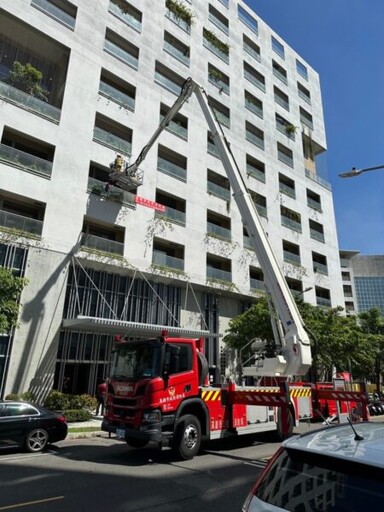 高市消防局第一大隊辦理「住宿式長期照護機構」演練逼真