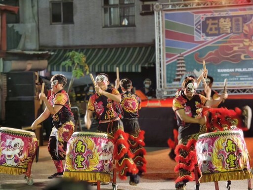 高雄左營萬年季火獅點睛祈福熱鬧登場 李懷仁副市長為高雄祝禱