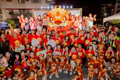 高雄左營萬年季火獅點睛祈福熱鬧登場 李懷仁副市長為高雄祝禱