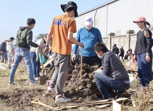 新豐稻米文化暨地瓜節熱鬧登場 千人焢窯體驗農村田園樂