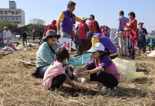 新豐稻米文化暨地瓜節熱鬧登場 千人焢窯體驗農村田園樂