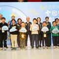 中市舉辦 全國聯想創作畫72位小藝術家 從10萬位兒童脫穎而出