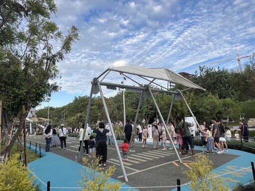 中央公園飛行美樂地遊戲場人氣爆棚 中市府推停車指引優化