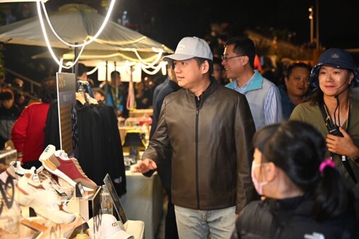 300秒璀璨煙火點亮夜空 竹市青草湖海綿寶寶繽紛派對熱鬧開幕