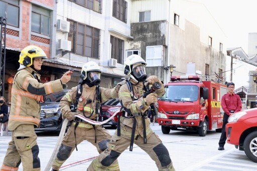 祀典大天后宮及全台媽祖功德會捐贈消防局救災車輛及裝備