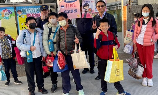 喜迎國小開學日 嘉市警守護學童揪甘心