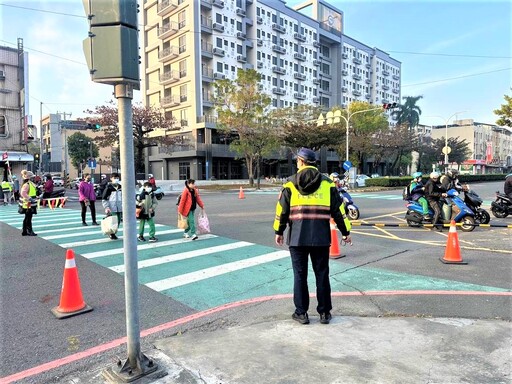 嘉市警全面出動 強化開學日護童勤務作為