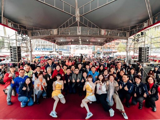 台中東勢新丁粄節今盛大開幕！120斤超級新丁粄分送民眾