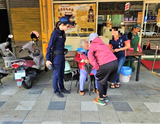 老婦迷途街頭 竹園警迅速聯繫家屬助返家