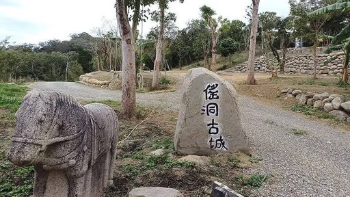 手指油畫創舊大師匡乙 非賣珍藏版 228假期老塘湖藝術村展出 門票買三送一