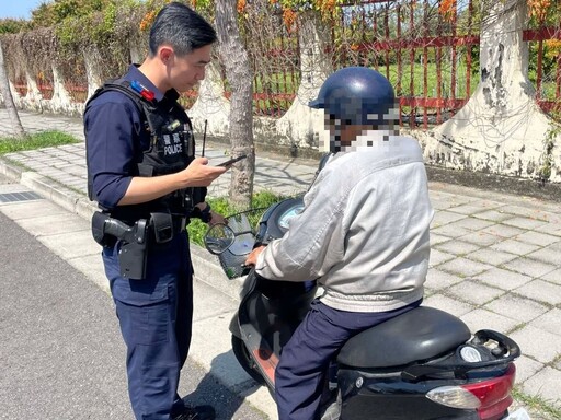 精神不濟跌坐於地 長竹警暖心助長者返家