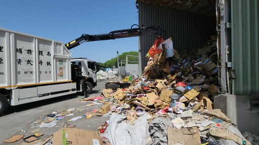 捐贈大型抓斗回收車 埔里鎮地母廟盼清掃力大增