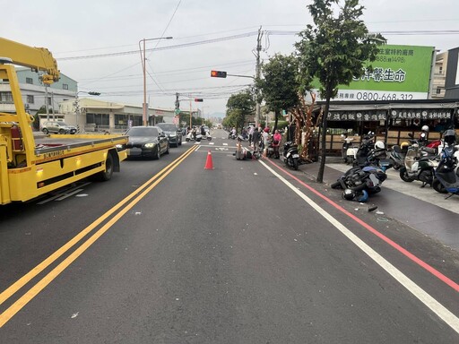 台中霧峰福新路交通事故 二人受傷送醫 警方:行人違規穿越馬路恐釀大禍