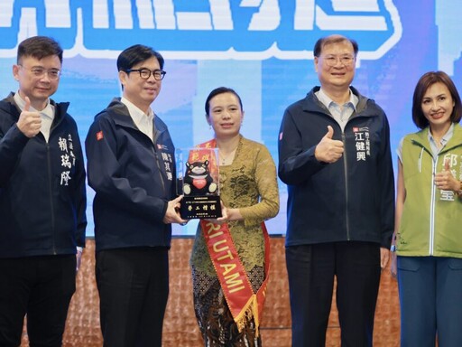 高雄模範勞工頒獎 四國駐台代表出席見證移工貢獻