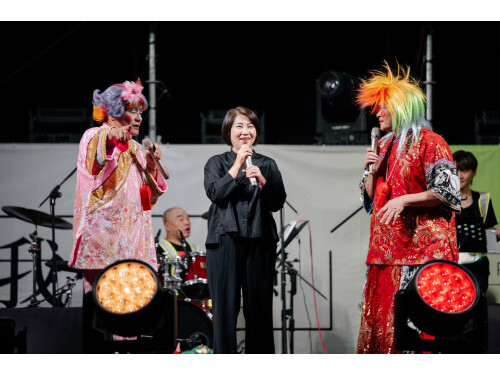 「我們生活節」鐵獅玉玲瓏登台演出 千人齊聚體育館「笑嗨嗨」