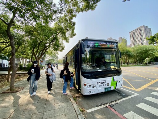 中市交通卡突破187萬!23條公車進校園 校長也樂當公車族