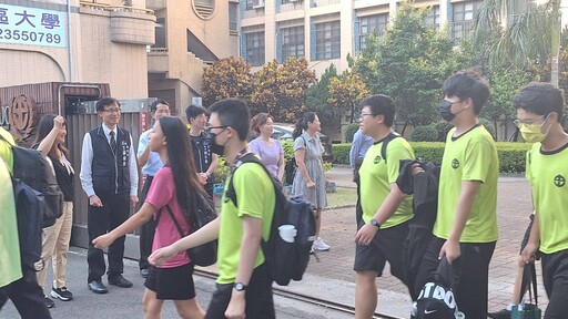 中市教育局長為考生加油 國中教育會考登場