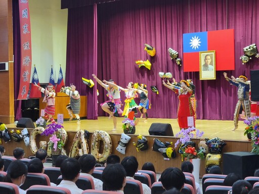 國立草屯商工畢業典禮 百位貴賓蒞臨祝福
